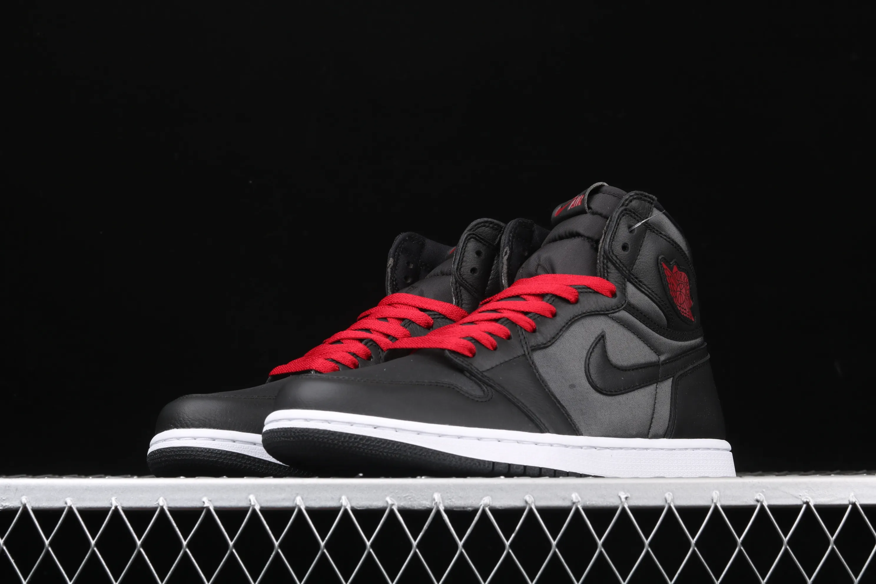 All categories Air Jordan Jordan series basketball shoes Air Jordan 1 High Air Jordan 1 High OG "Black Satin" AJ1 Joe 1 black gray red silk 555088-060